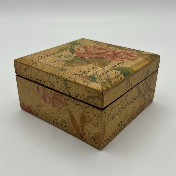 GOLDEN WOOD TREASURE BOX - Picture 6 of 6